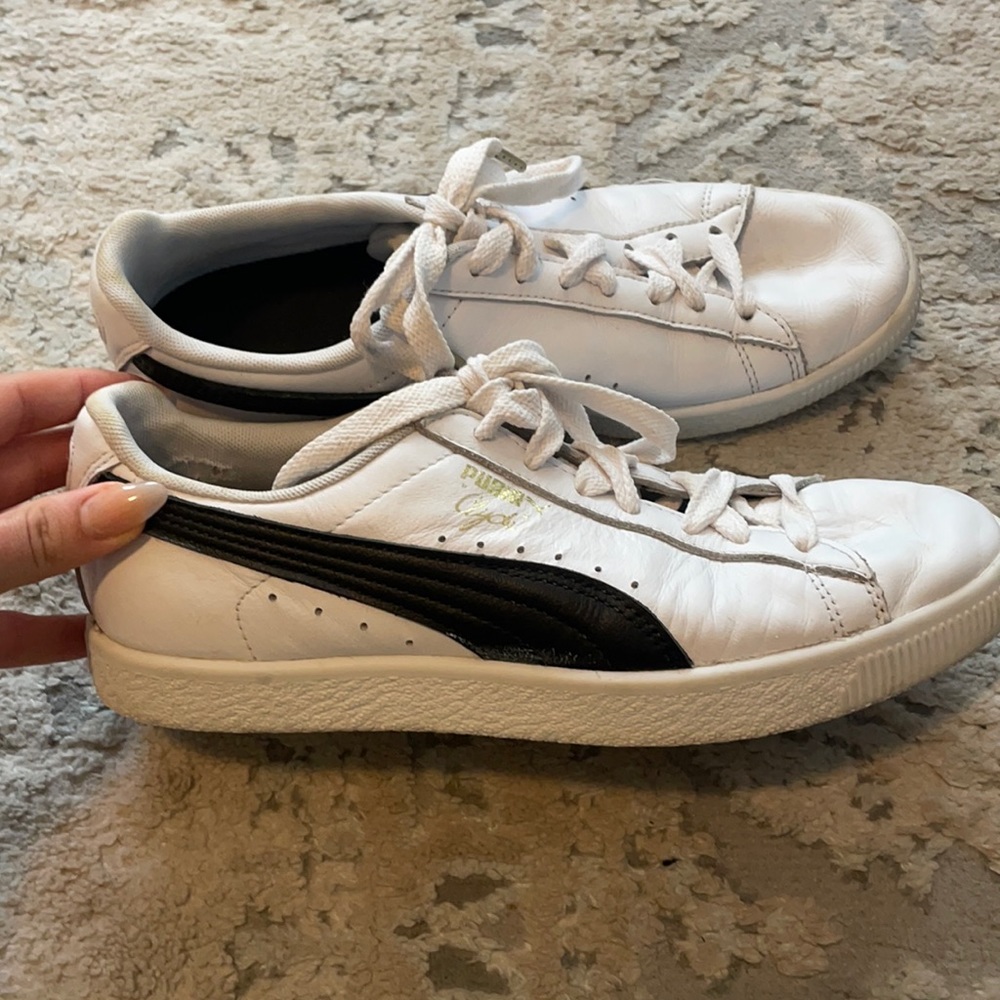 Puma Clyde Sneakers